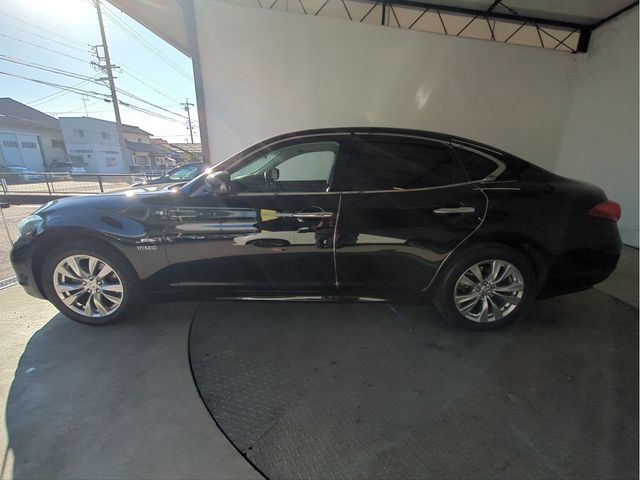 NISSAN FUGA HYBRID 2012