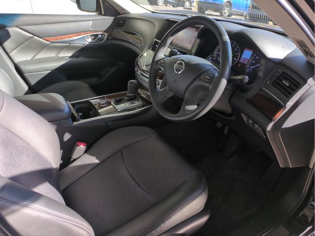 NISSAN FUGA HYBRID 2012