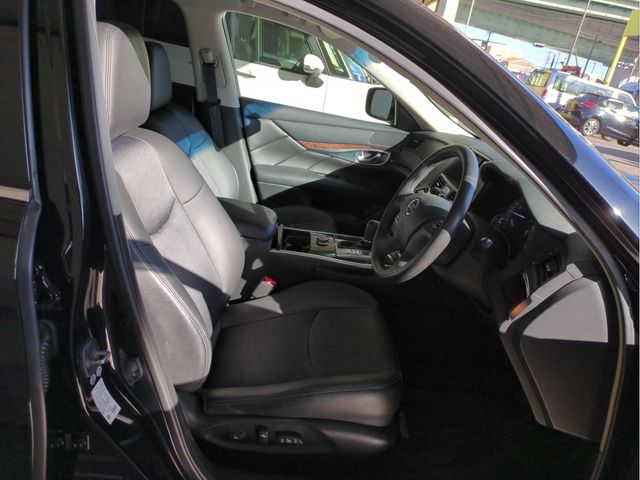 NISSAN FUGA HYBRID 2012