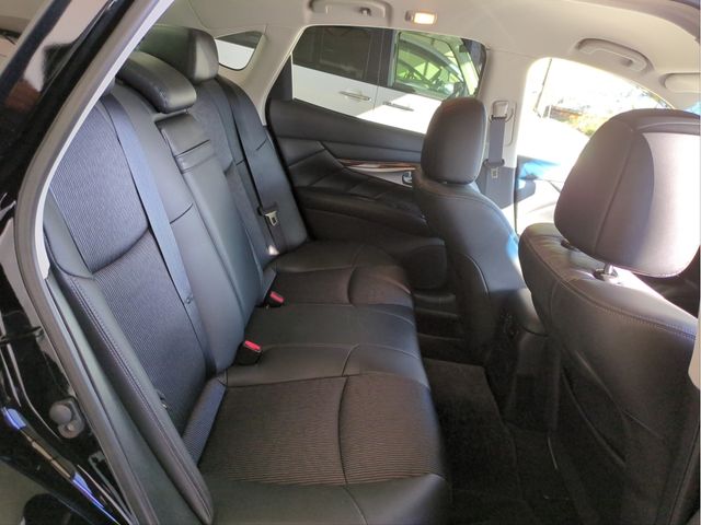 NISSAN FUGA HYBRID 2012