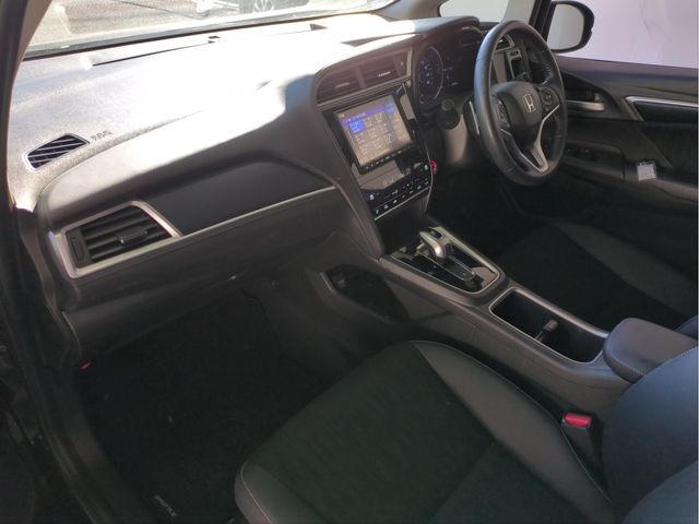 HONDA SHUTTLE HYBRID 2020