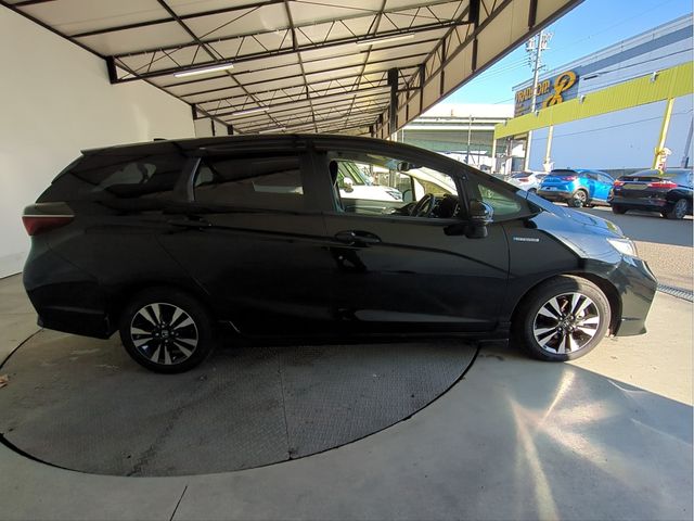 HONDA SHUTTLE HYBRID 2020