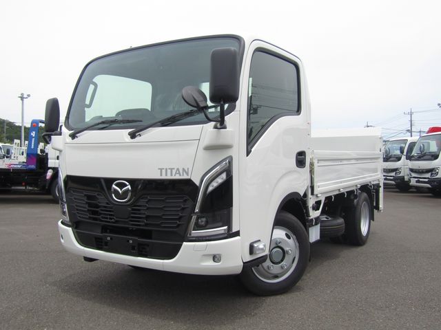 MAZDA TITAN 2025
