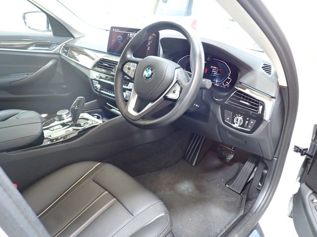 BMW BMW 5series sedan 2021