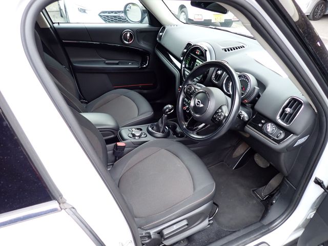 BMW BMW MINI COOPER D CROSSOVER 2017