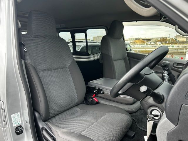 NISSAN NV350 CARAVAN 1.2t 2019