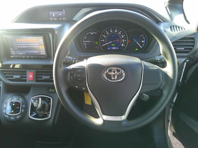 TOYOTA NOAH HYBRID 2020