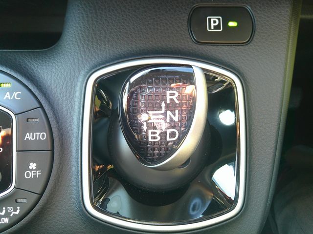 TOYOTA NOAH HYBRID 2020