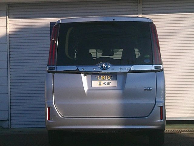 TOYOTA NOAH HYBRID 2020