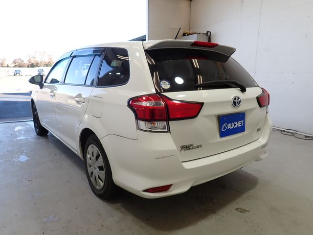 TOYOTA COROLLA FIELDER HYBRID 2016