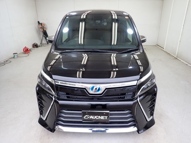 TOYOTA VOXY HYBRID 2018