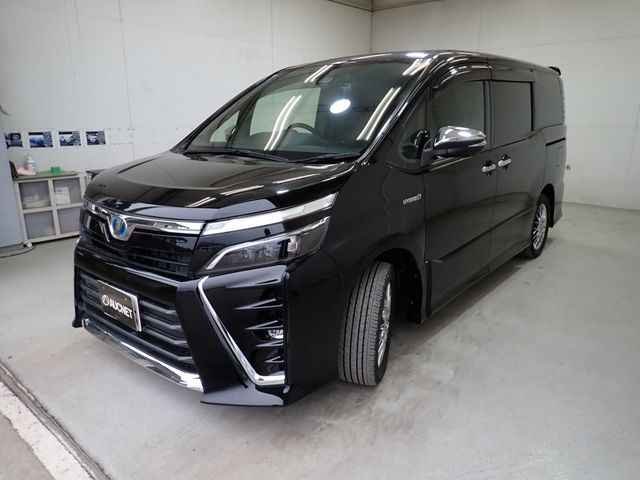TOYOTA VOXY HYBRID 2018