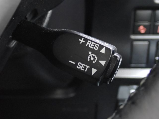 TOYOTA VOXY HYBRID 2018