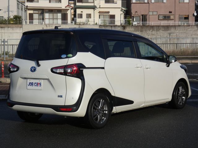 TOYOTA SIENTA HYBRID 2020
