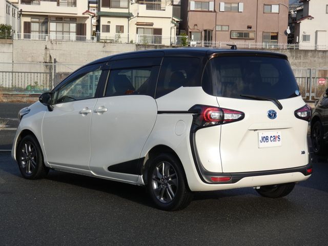 TOYOTA SIENTA HYBRID 2020