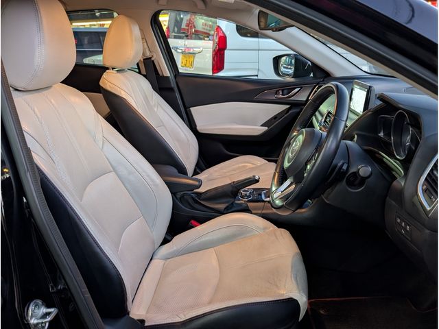 MAZDA AXELA SPORTS 2017