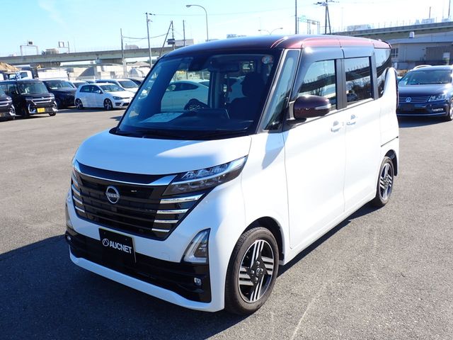 NISSAN ROOX 2025