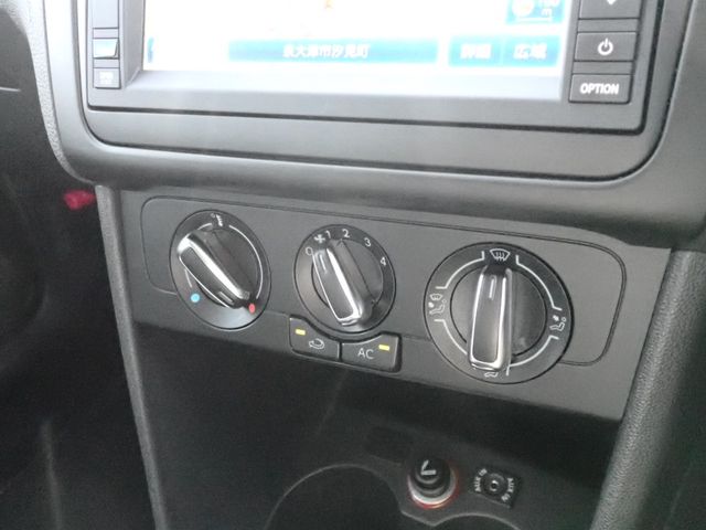 VOLKSWAGEN VOLKSWAGEN POLO 2011