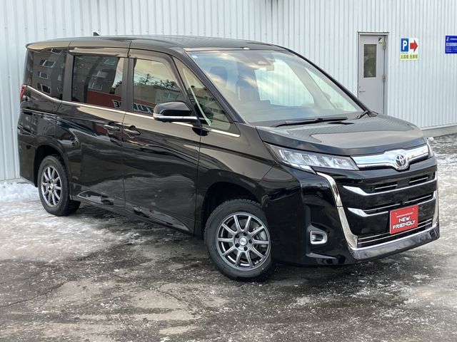 TOYOTA NOAH 4WD 2023 
