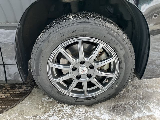 TOYOTA NOAH 4WD 2023