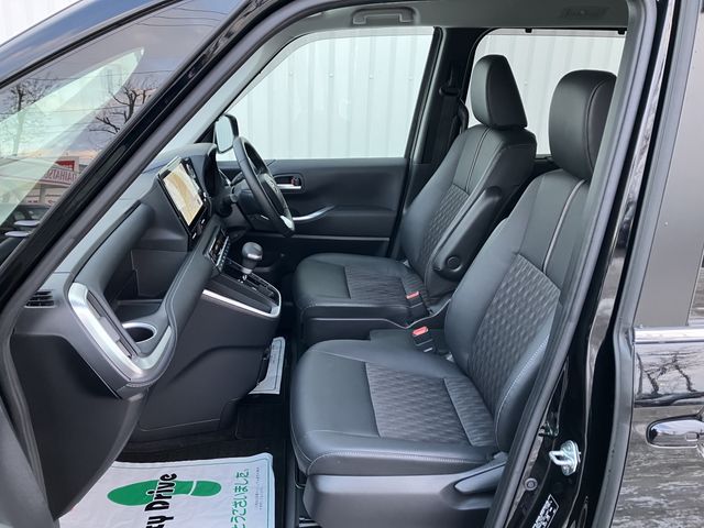 TOYOTA NOAH 4WD 2023