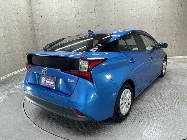 TOYOTA PRIUS 2019