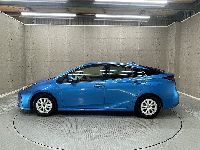TOYOTA PRIUS 2019
