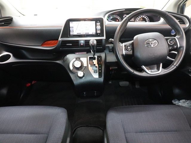 TOYOTA SIENTA HYBRID 2016