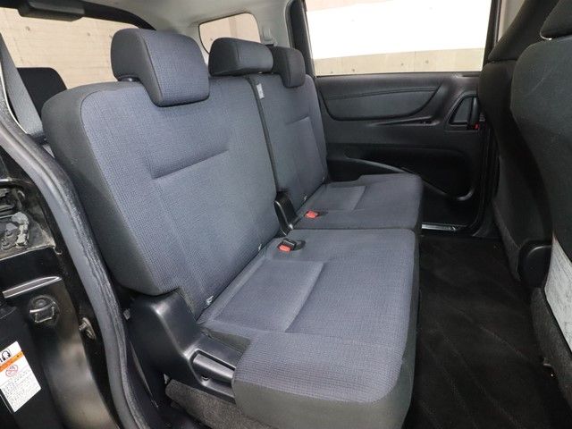 TOYOTA SIENTA HYBRID 2016