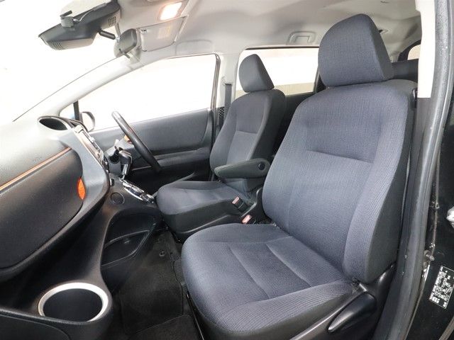 TOYOTA SIENTA HYBRID 2016