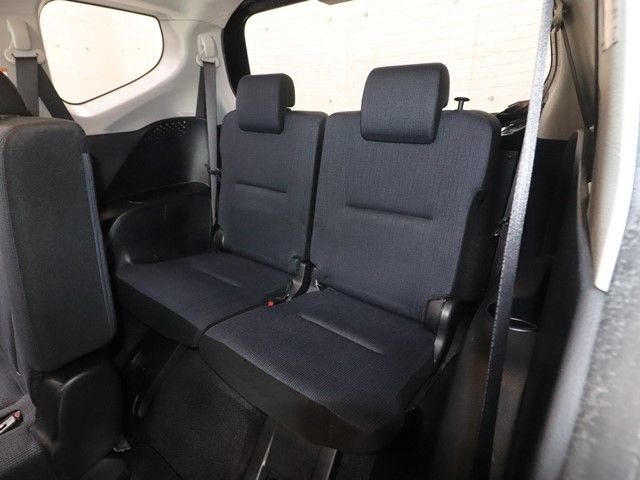 TOYOTA SIENTA HYBRID 2016