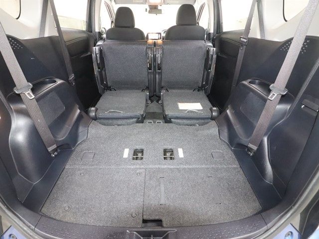 TOYOTA SIENTA HYBRID 2016