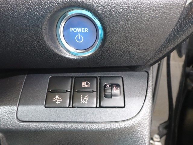 TOYOTA SIENTA HYBRID 2016