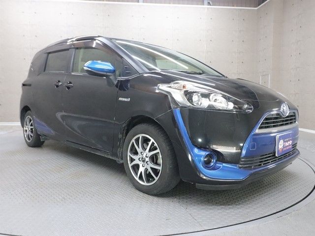TOYOTA SIENTA HYBRID 2016