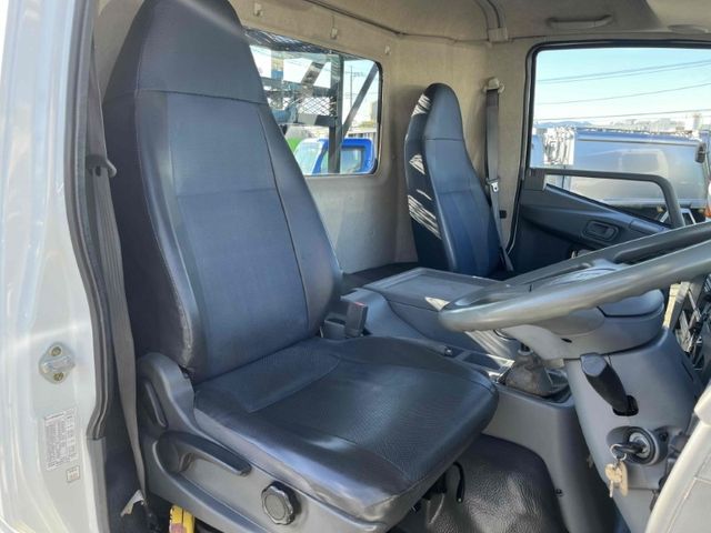 MITSUBISHI FUSOU FIGHTER 2006