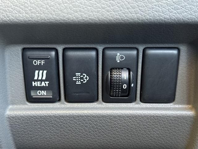 NISSAN NV350 CARAVAN 4WD 2013