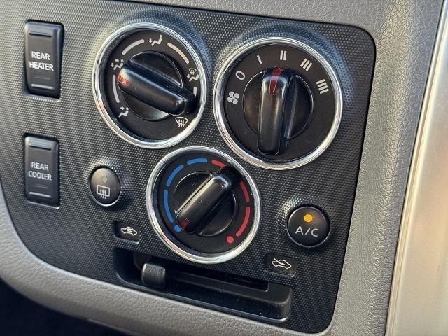 NISSAN NV350 CARAVAN 4WD 2013