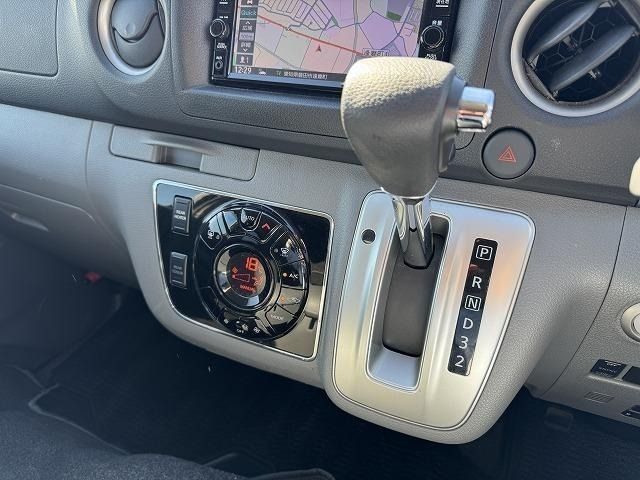 NISSAN NV350 CARAVAN 2021