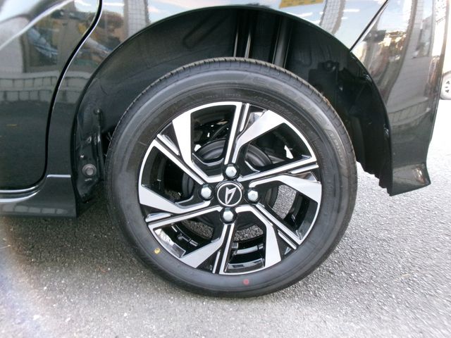 DAIHATSU TANTO CUSTOM 2025