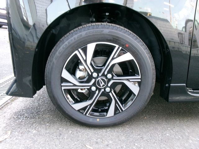 DAIHATSU TANTO CUSTOM 2025