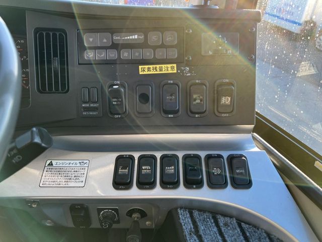 MITSUBISHI FUSOU AERO ACE 2013