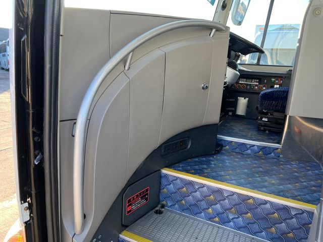 MITSUBISHI FUSOU AERO ACE 2013