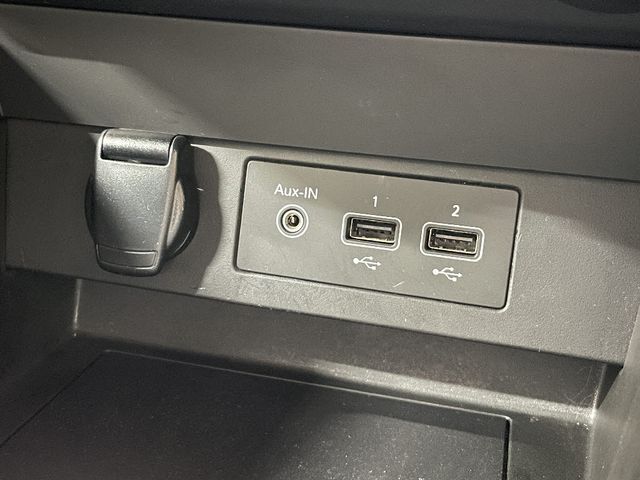 RENAULT RENAULT LUTECIA 2022