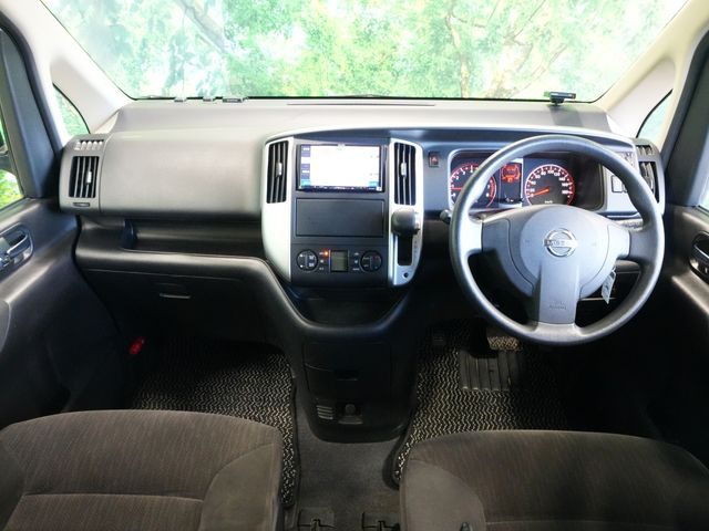 NISSAN SERENA  WG 4WD 2010