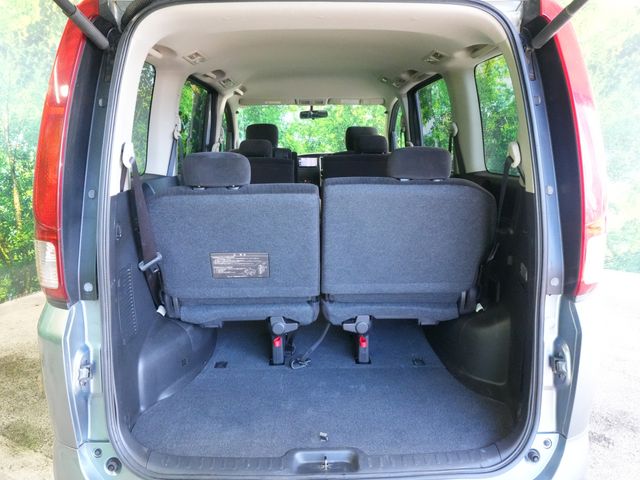 NISSAN SERENA  WG 4WD 2010
