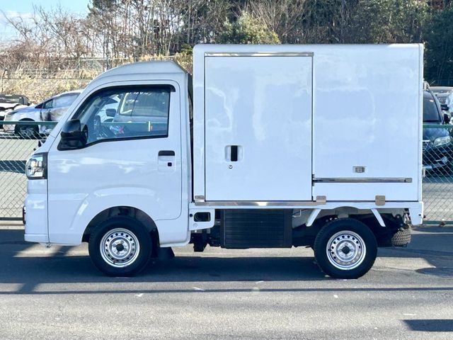 DAIHATSU HIJET truck 2023
