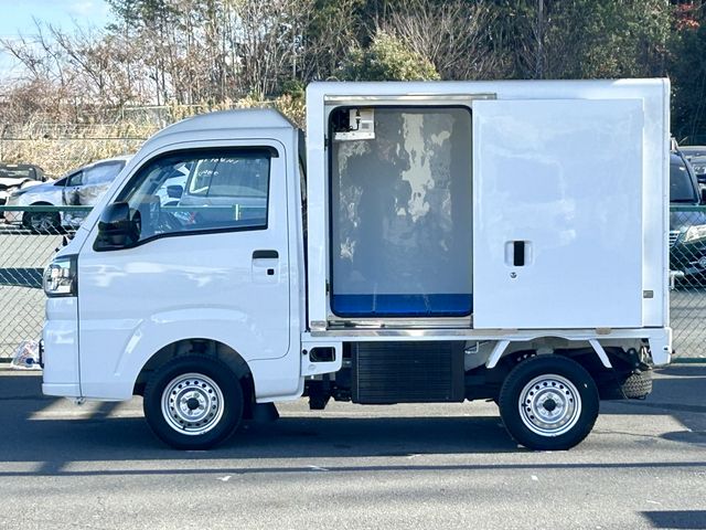 DAIHATSU HIJET truck 2023