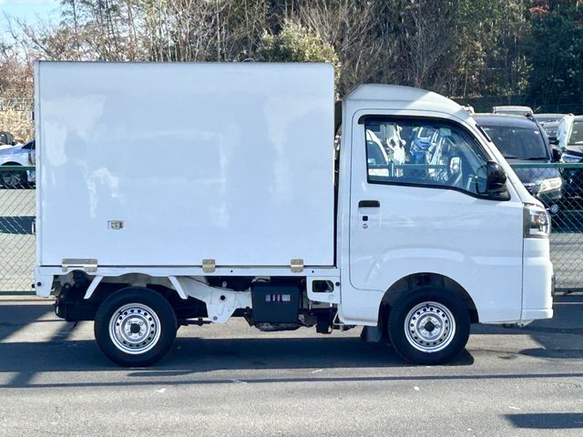 DAIHATSU HIJET truck 2023