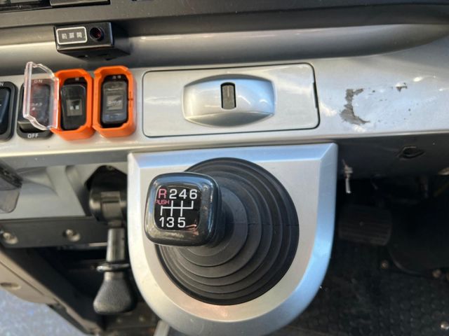 MITSUBISHI FUSOU AERO ACE 2008