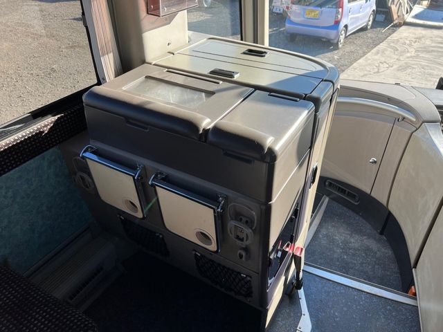 MITSUBISHI FUSOU AERO ACE 2008